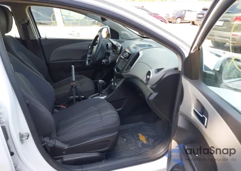 2015 Chevrolet Sonic Lt Auto из США, поврежденный, VIN 1G1JC5SH2F4167238